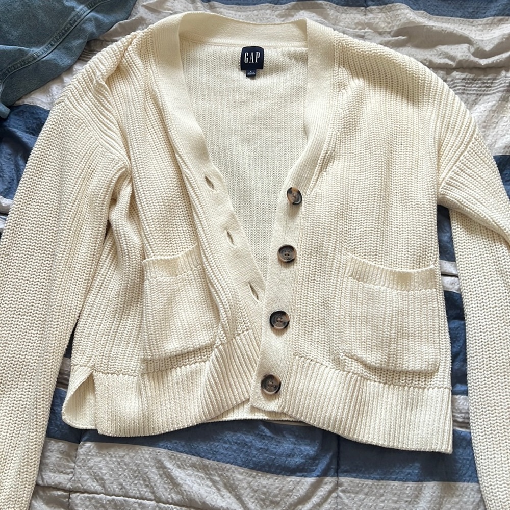 Gap cardigan